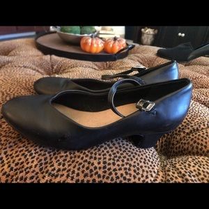 BLOCH Character Dance Shoes Size 8